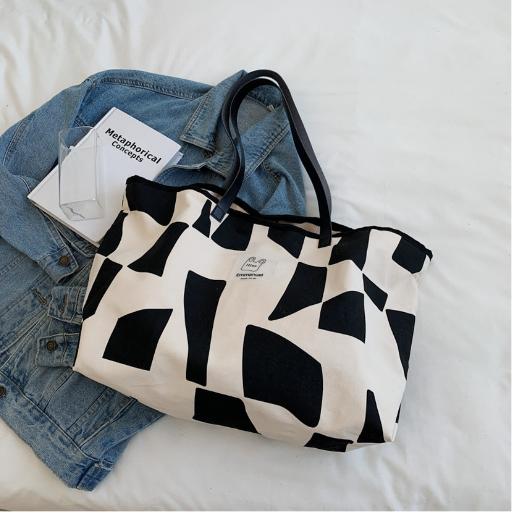 BOLSO TOTE CANVA CON FORRO Y BROCHE ONIX